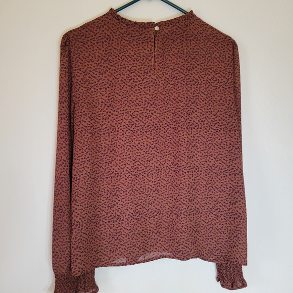 Apt. 9 Large Blouse with Pleated Front Panel and Ruffle Neck and Sleeves - Picture 3 of 7